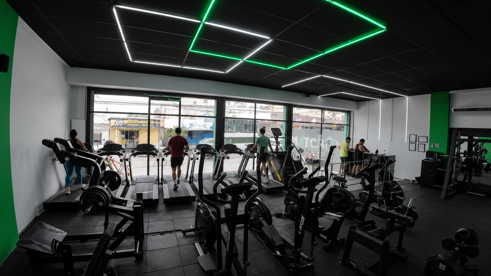 Área de cardio da Match Fit Jardim São Paulo com esteiras e elípticos