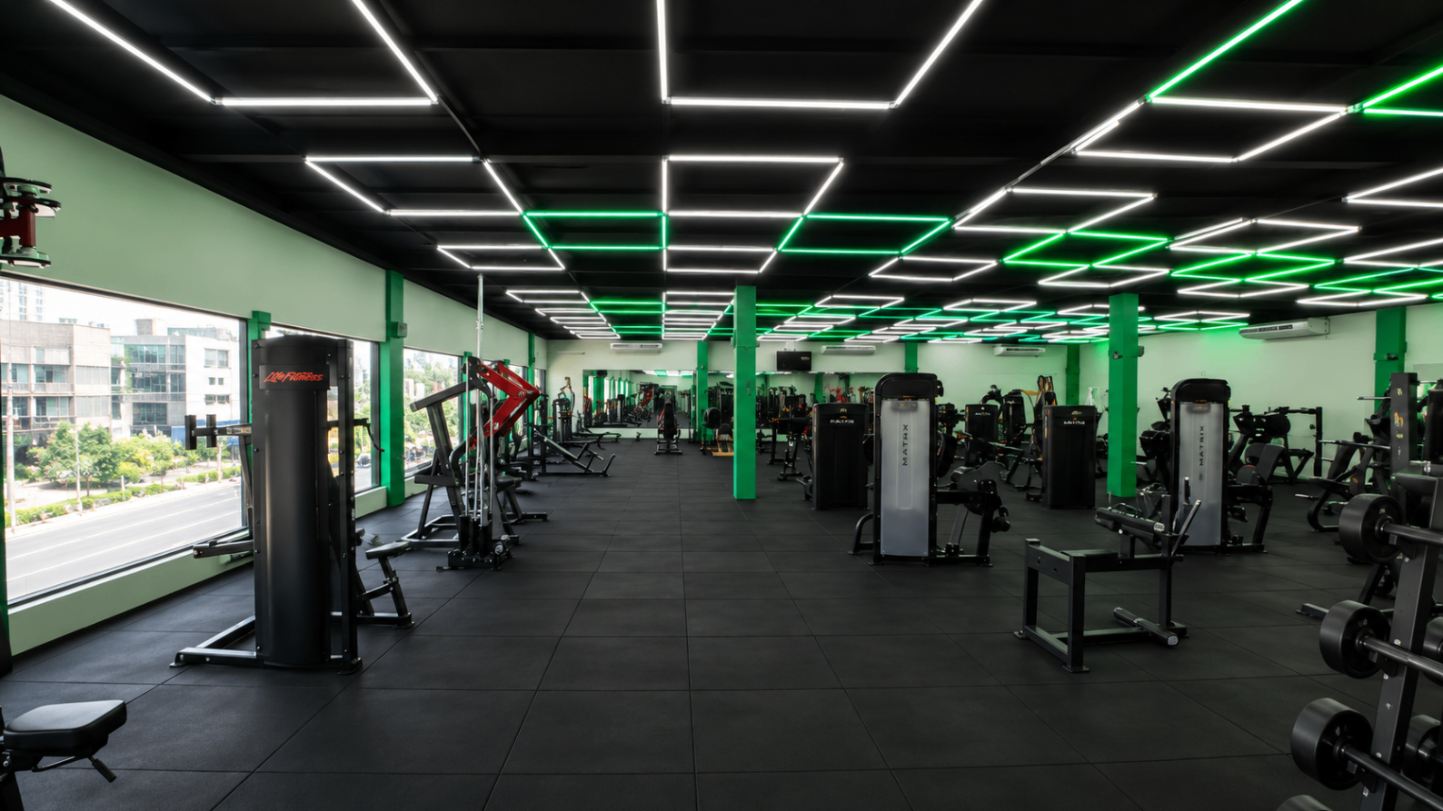 Equipamentos de musculação Life Fitness e Matrix na Match Fit Tejipió