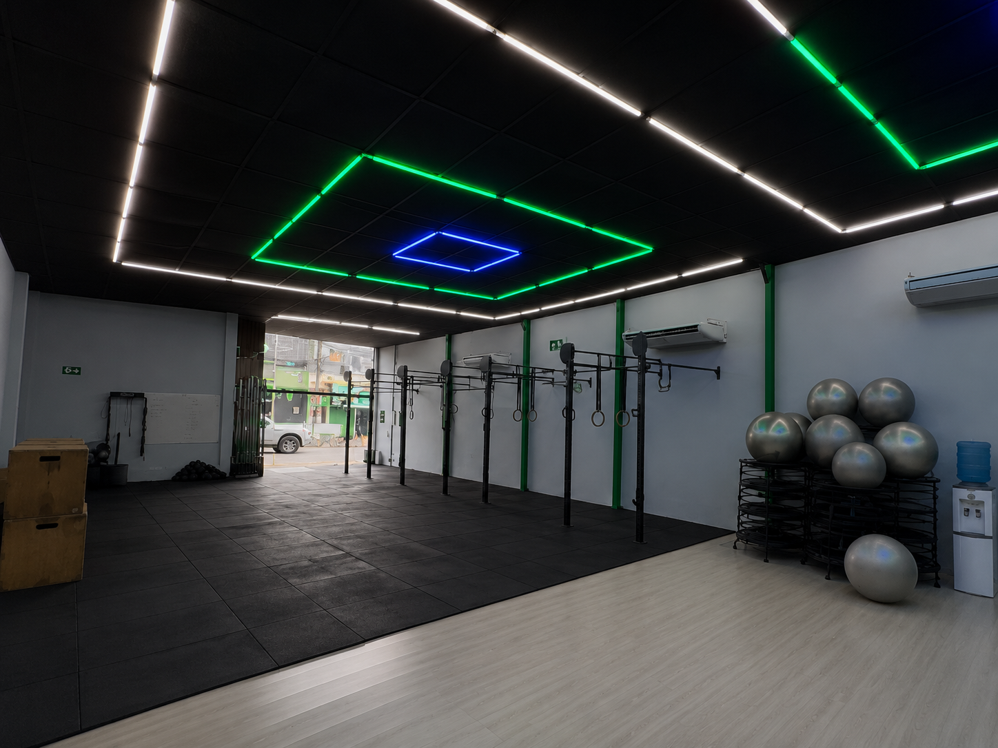 Segundo ângulo da sala de treino funcional da Match Fit Carpina II